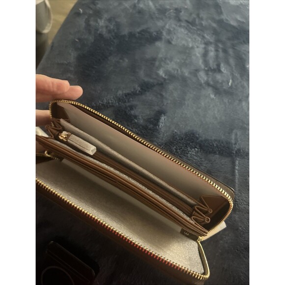 Michael Kors Jet Set Travel Large Zip Around Signature Leather Brown MK Wallet - Picture 8 of 14